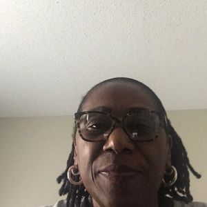 Meet your Posher, Regina